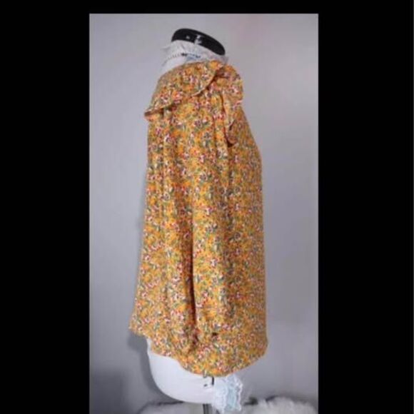 Blouse Medium W5 Ruffled taper Sleeve ruffle should pit-pit=21” length=23” C3047 - Picture 4 of 5